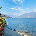 Brother's Como Lake Acquaseria